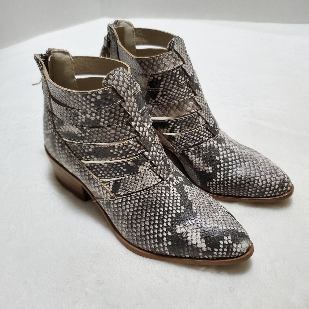 Fergalicious faux snake print ankle boots Size 6 - Picture 9 of 12